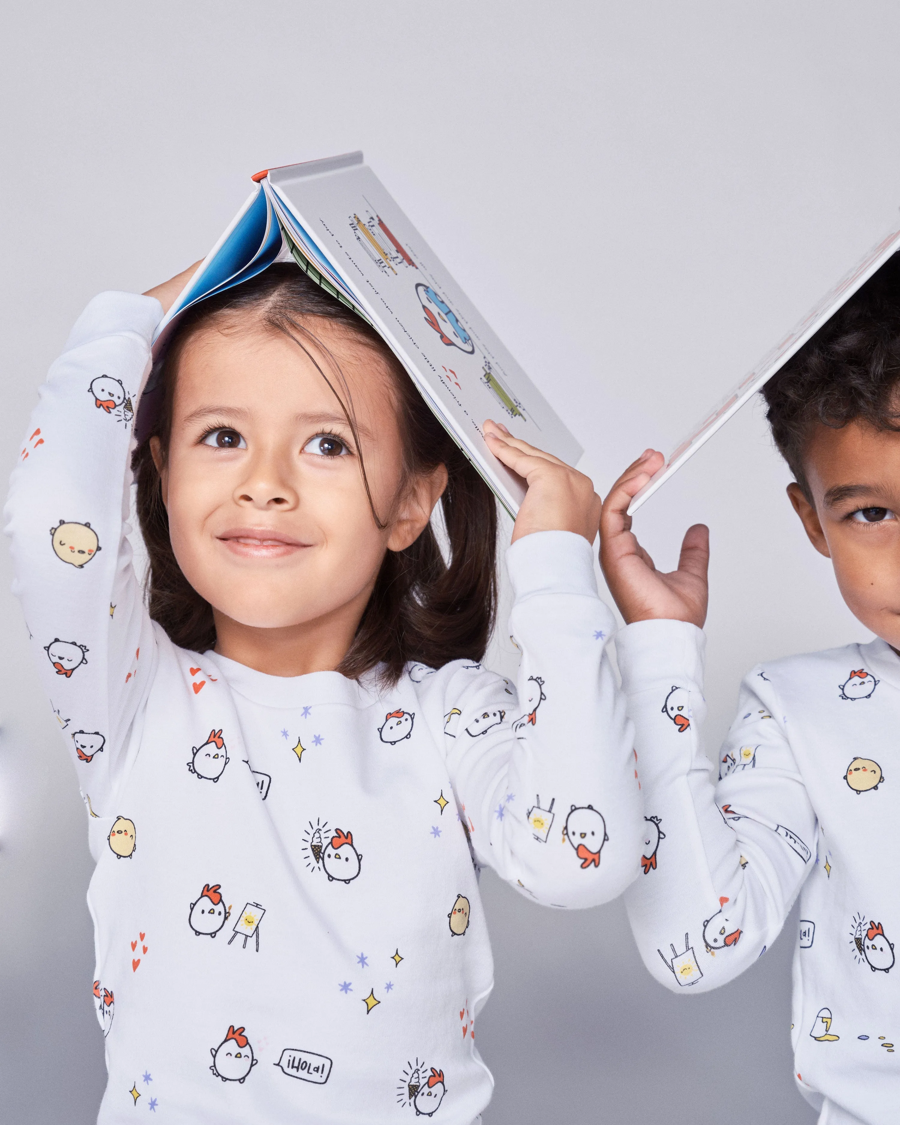 The Organic Con Pollo Long Sleeve Pajama Set and Book Gift Set