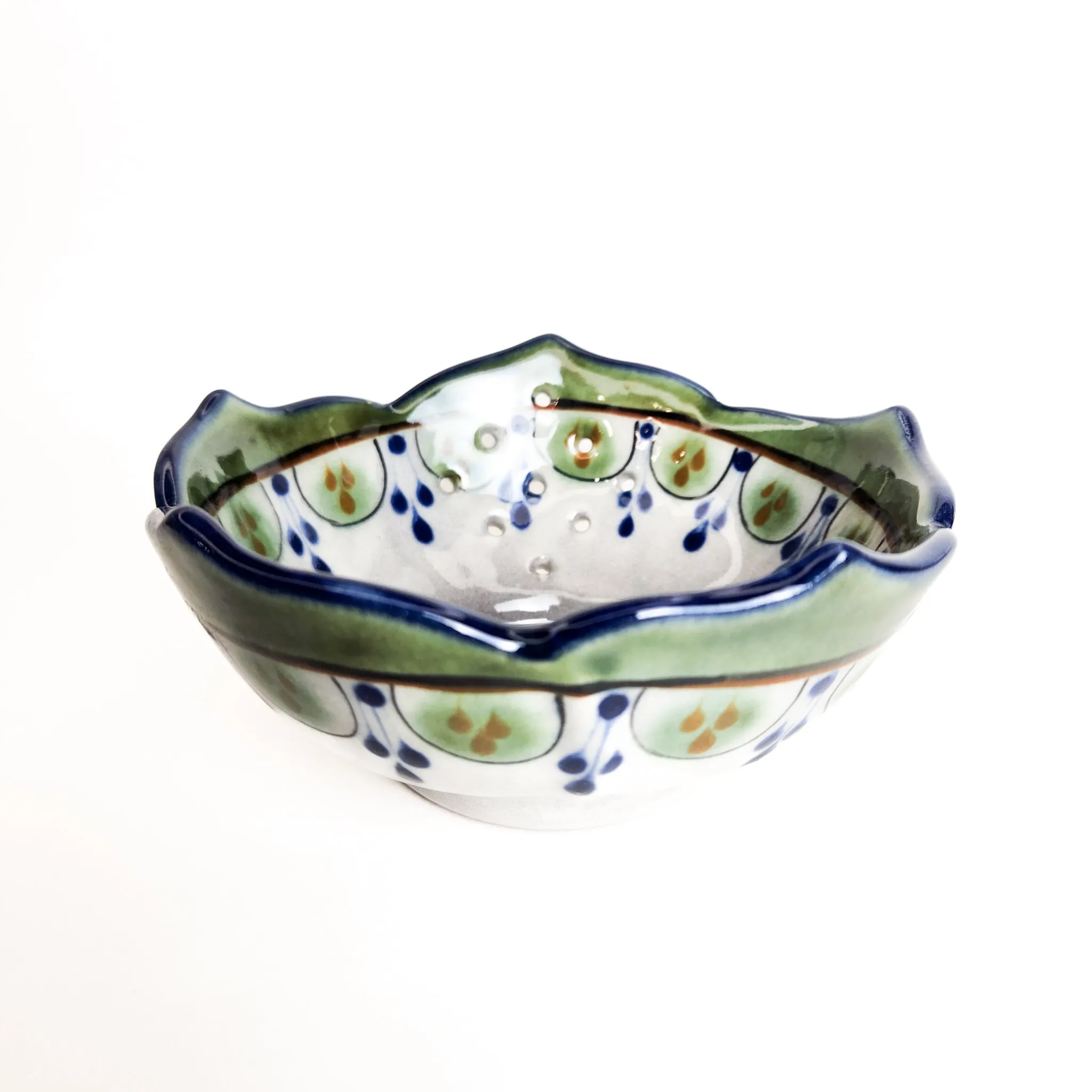 Vibrant Guatemalan Stoneware Berry Bowl: Eco-Friendly and Stylish